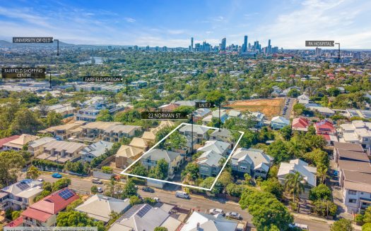 HERITAGE STYLE TOWNHOUSE IN THE HEART OF ANNERLEY