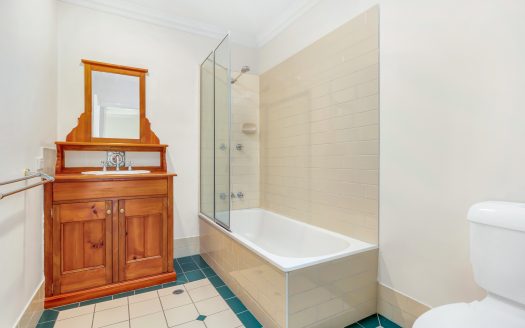 HERITAGE STYLE TOWNHOUSE IN THE HEART OF ANNERLEY