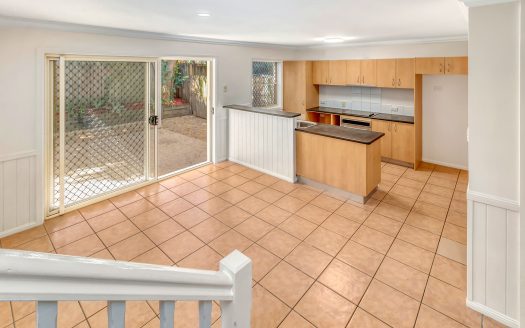 HERITAGE STYLE TOWNHOUSE IN THE HEART OF ANNERLEY