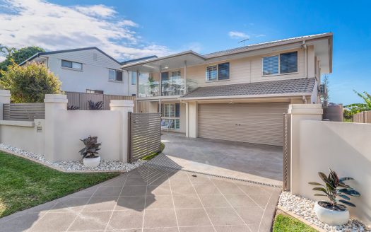 SENSATIONAL FAMILY HOME