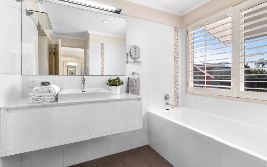 SENSATIONAL FAMILY HOME