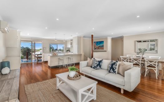 SENSATIONAL FAMILY HOME