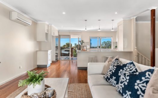 SENSATIONAL FAMILY HOME