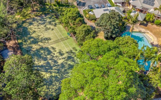 LUXURY LIVING IN BUSH LIKE SETTING